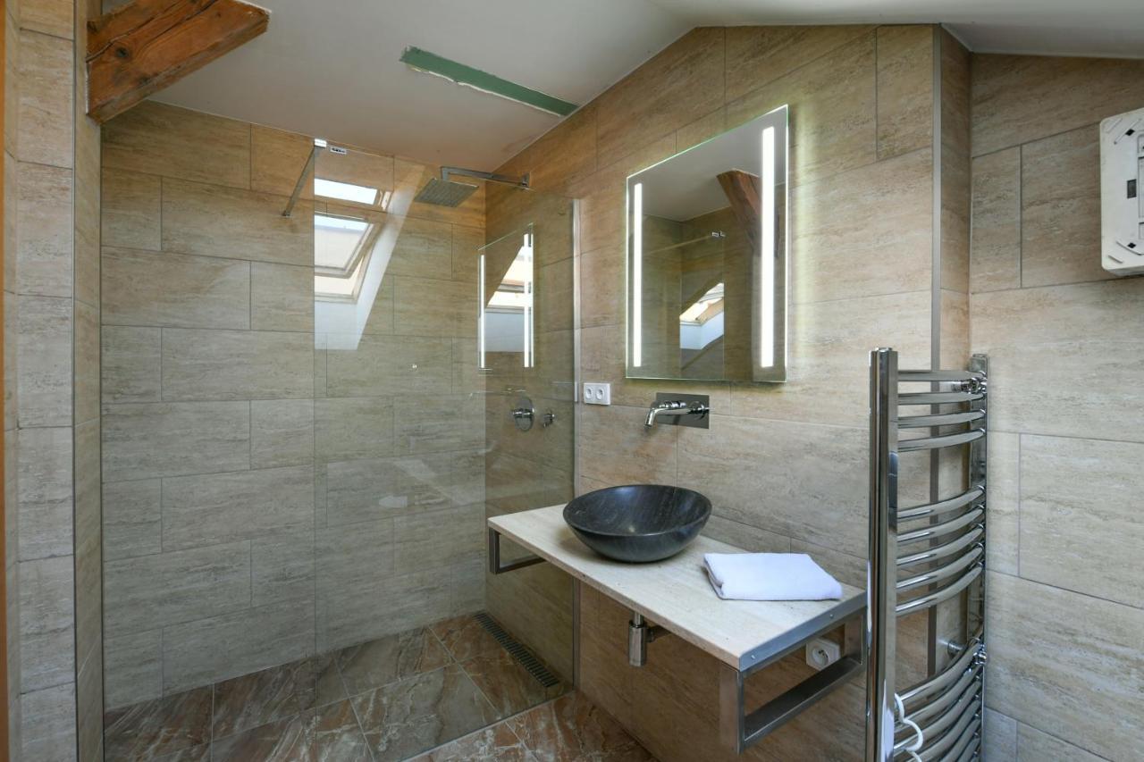 Amazing Charles Bridge Apartment Prague Luaran gambar