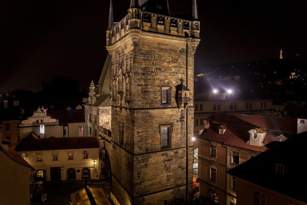 Amazing Charles Bridge Apartment Prague Bilik gambar