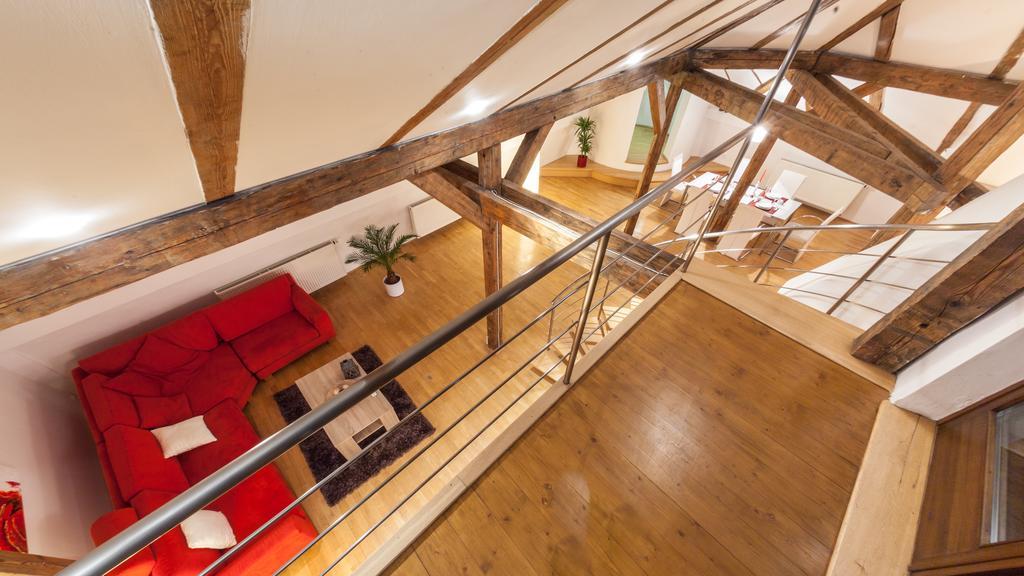 Amazing Charles Bridge Apartment Prague Bilik gambar