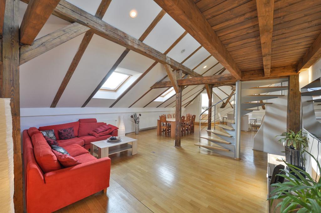 Amazing Charles Bridge Apartment Prague Luaran gambar