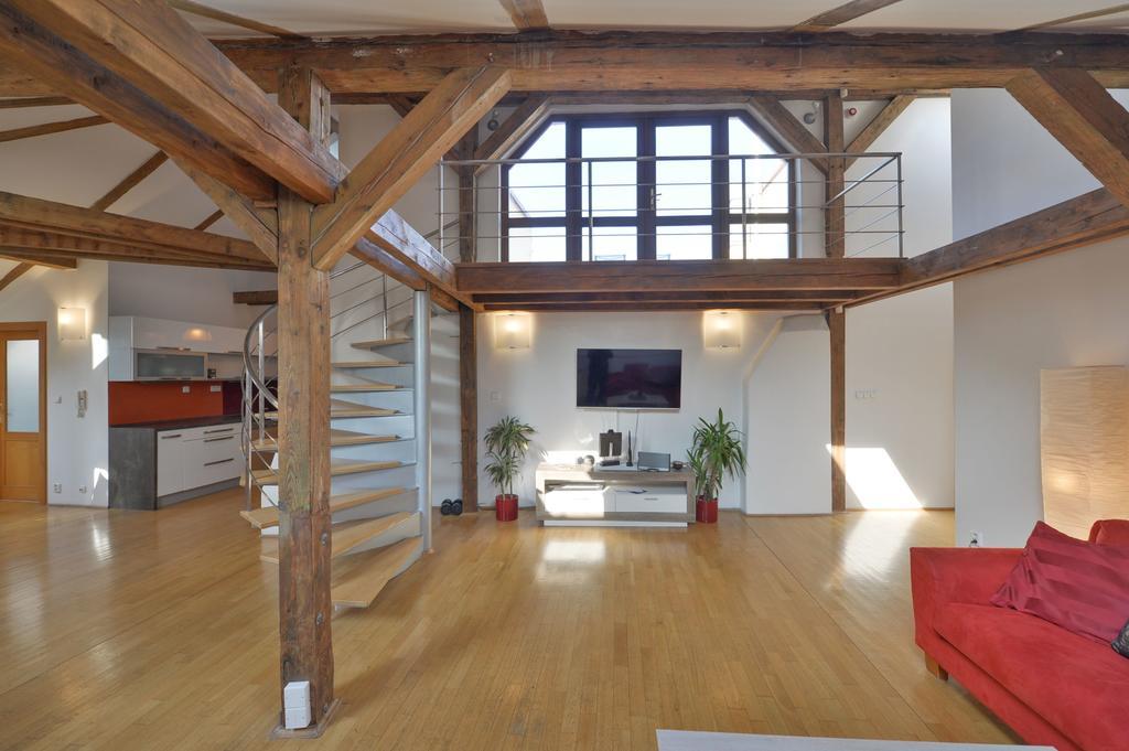 Amazing Charles Bridge Apartment Prague Luaran gambar